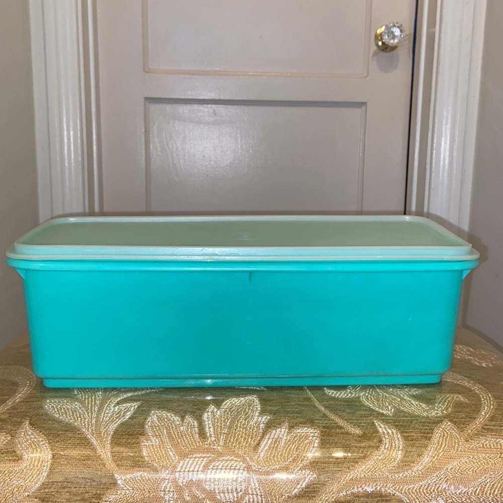 VINTAGE TUPPERWARE JADITE GREEN VEGETABLE KEEPER SALAD CELERY JELLO FOOD 782-6